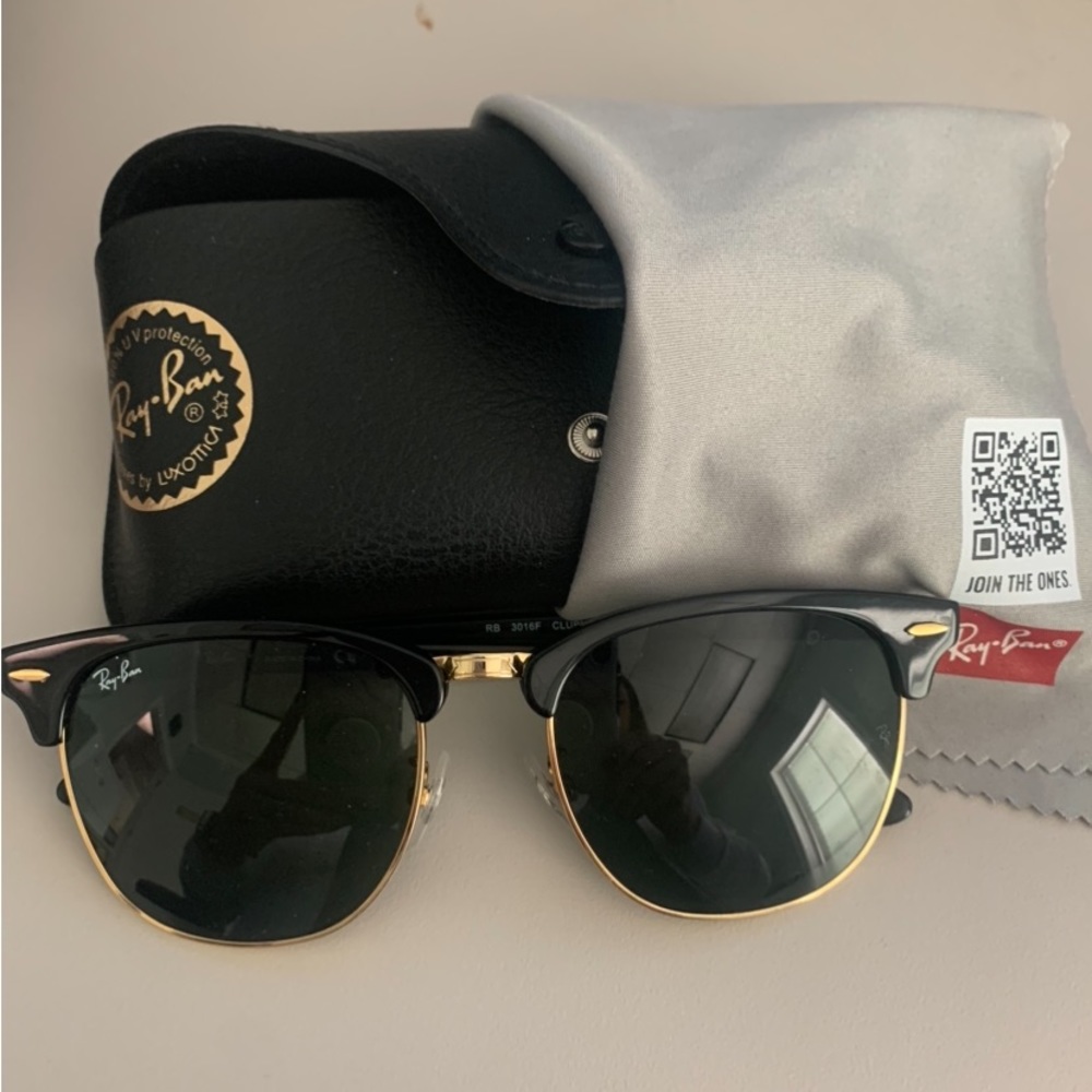 New Ray-Ban Clubmaster sunglasses black with gold trim. Worn 1X!
